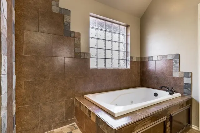 Photo 8 — 1432 Glenolde Place, Edmond, OK 73003