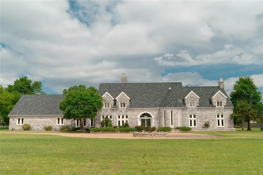 Front exterior — 4211 Ridgeline Circle, Norman, OK 73072