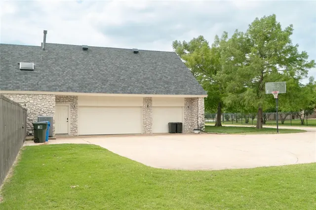 Photo 7 — 4211 Ridgeline Circle, Norman, OK 73072
