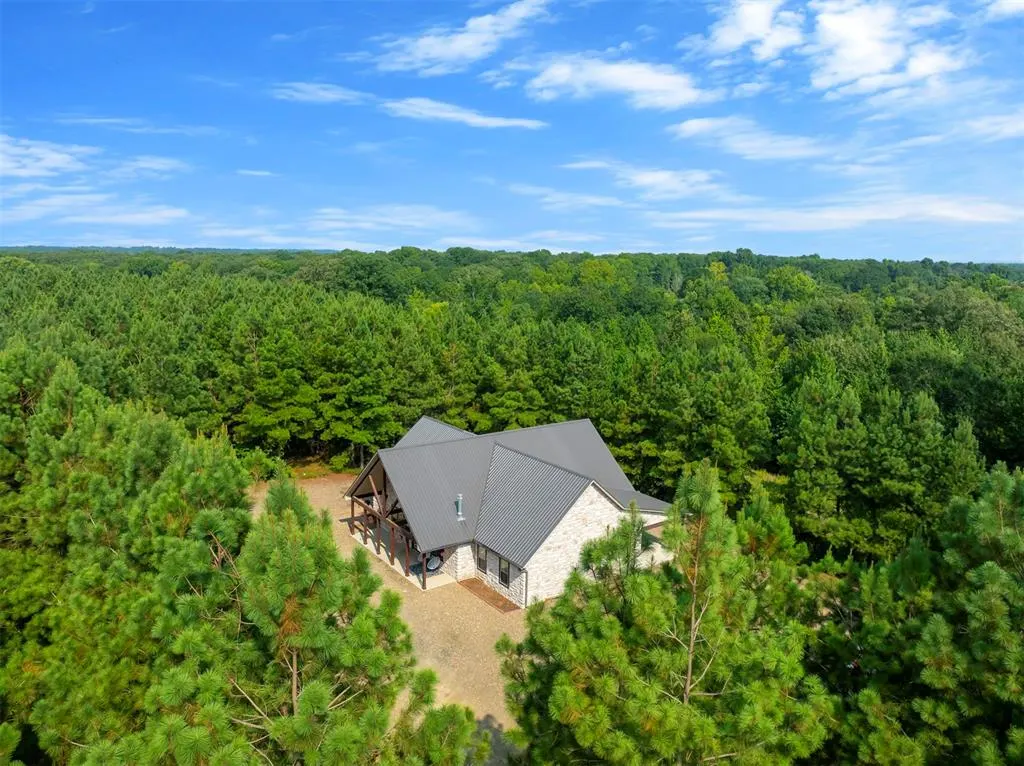 Front exterior — 389 Overcup Acorn Trail, Broken Bow, OK 74728