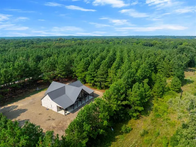 Photo 2 — 389 Overcup Acorn Trail, Broken Bow, OK 74728