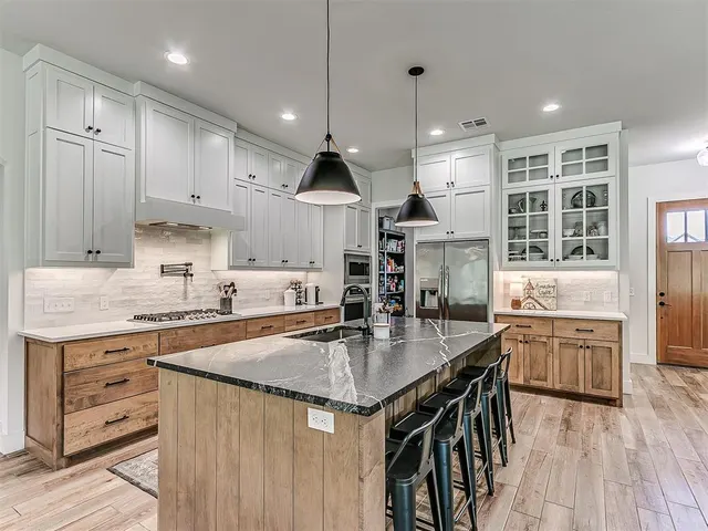 Photo 2 — 1791 Baylee Lane, Choctaw, OK 73020