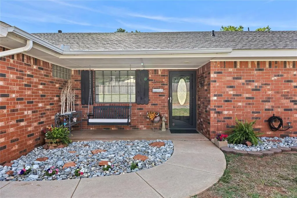 Photo 3 — 7 Easy Street, Clinton, OK 73601