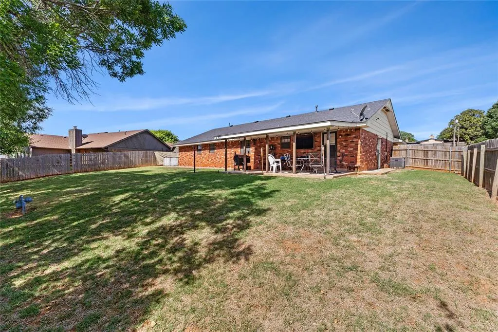 Photo 24 — 7 Easy Street, Clinton, OK 73601