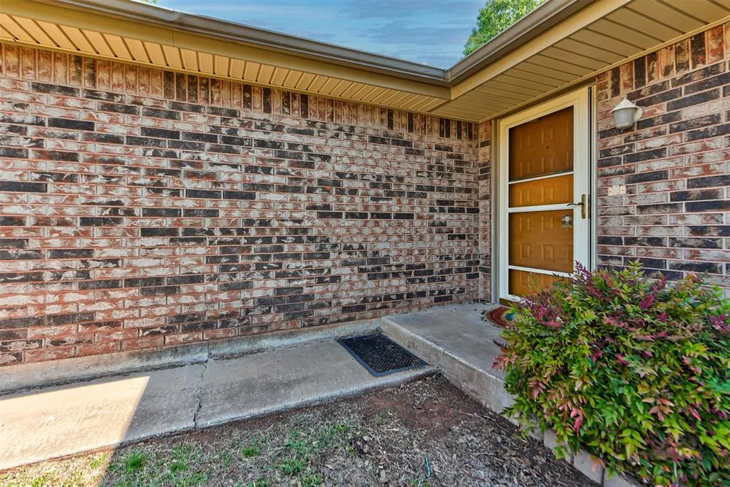 Photo 4 — 1008 S Morgan Drive, Moore, OK 73160