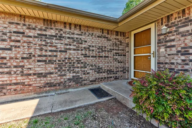 Photo 4 — 1008 S Morgan Drive, Moore, OK 73160