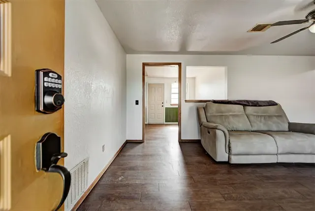 Photo 5 — 1008 S Morgan Drive, Moore, OK 73160