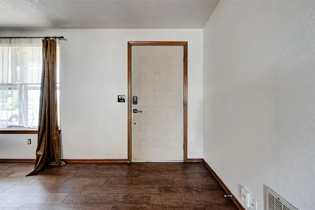 Photo 6 — 1008 S Morgan Drive, Moore, OK 73160