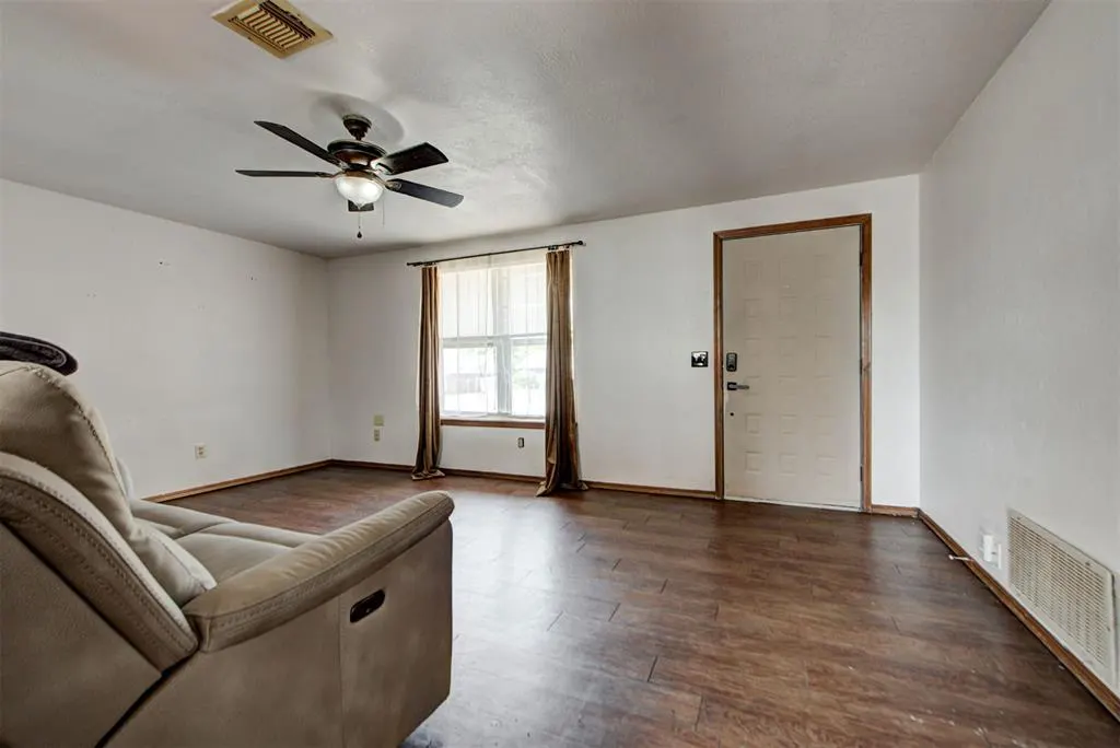 Photo 8 — 1008 S Morgan Drive, Moore, OK 73160