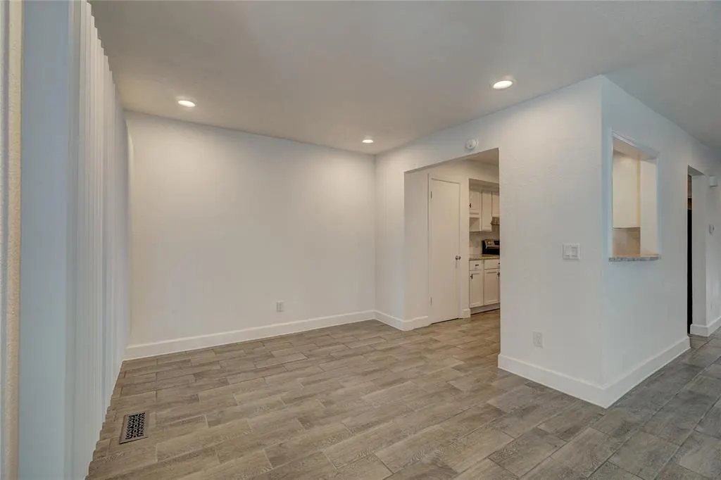 Photo 4 — 2030 Three Stars Road, Edmond, OK 73034