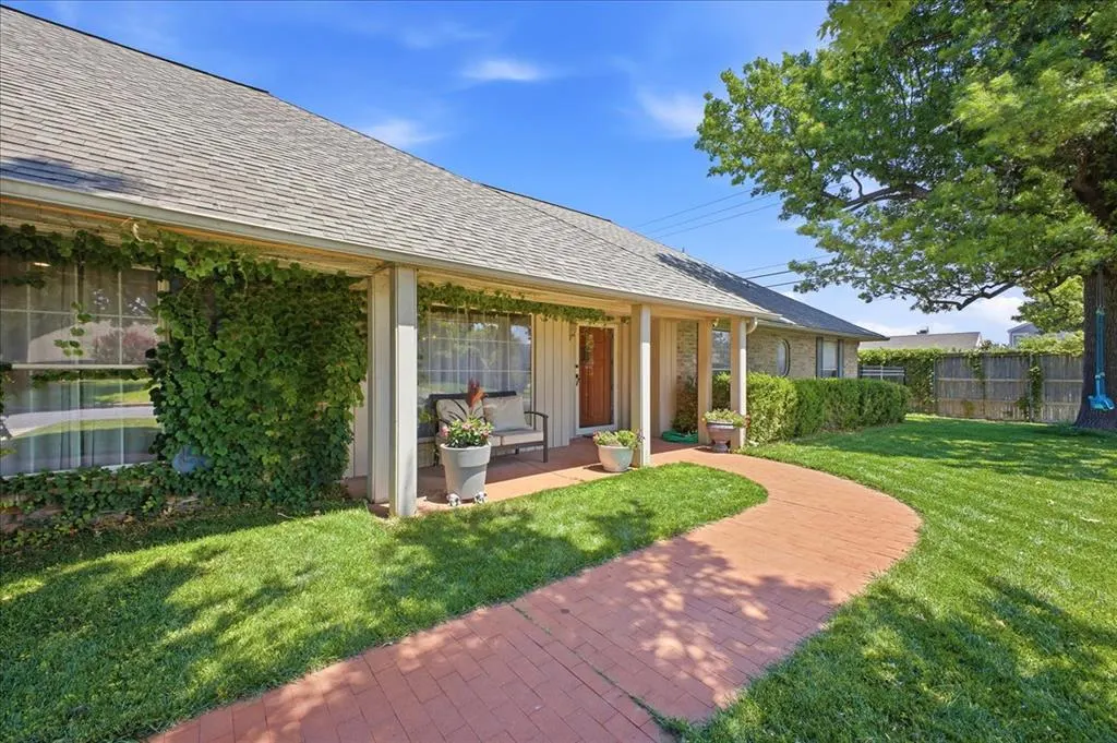 Front exterior — 2901 Chapel Hill Road, Oklahoma City, OK 73120