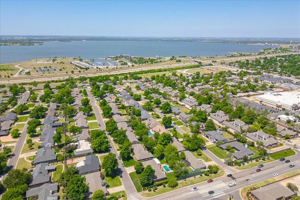Photo 17 — 2901 Chapel Hill Road, Oklahoma City, OK 73120
