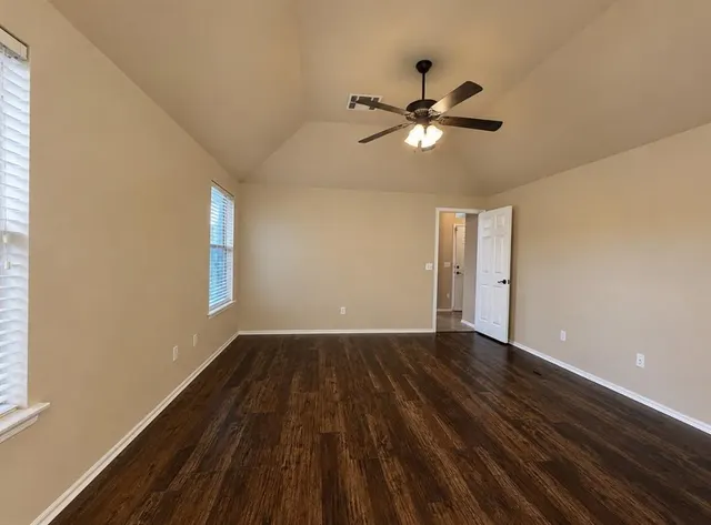 Photo 5 — 10605 NW 17th, Yukon, OK 73099