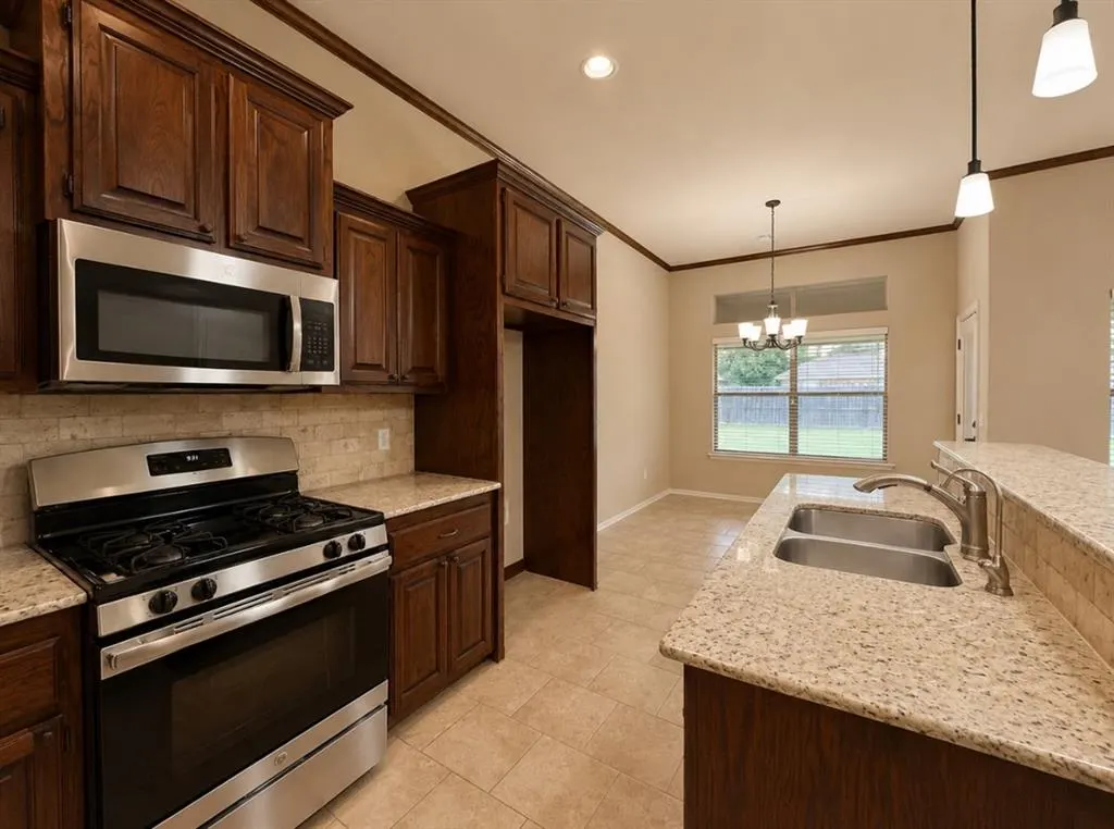 Photo 10 — 10605 NW 17th, Yukon, OK 73099