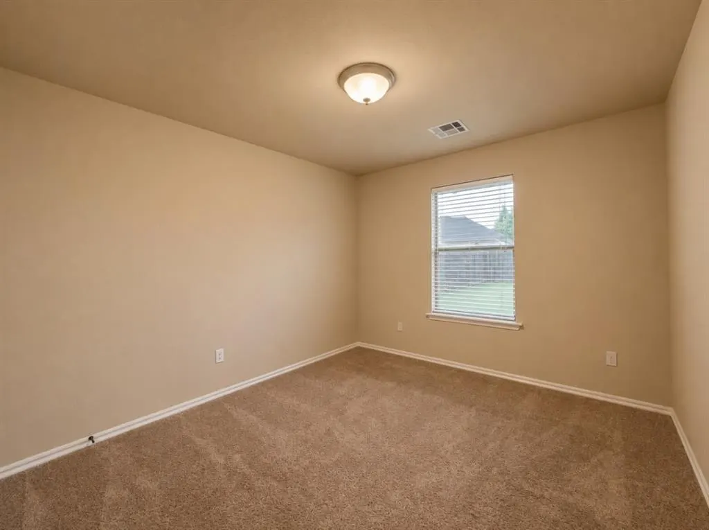 Photo 12 — 10605 NW 17th, Yukon, OK 73099