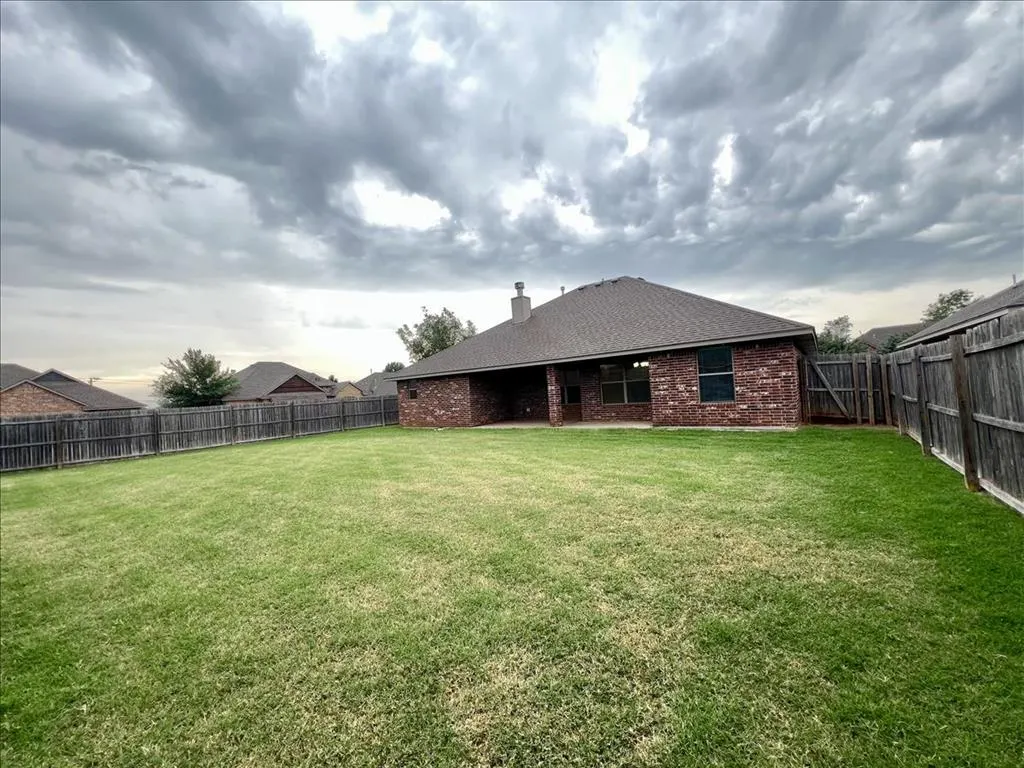 Photo 24 — 10605 NW 17th, Yukon, OK 73099