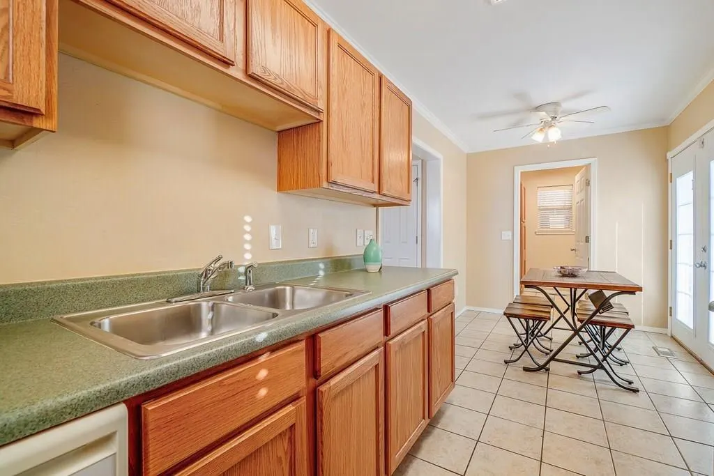 Photo 4 — 324 Belmont Drive, Edmond, OK 73034