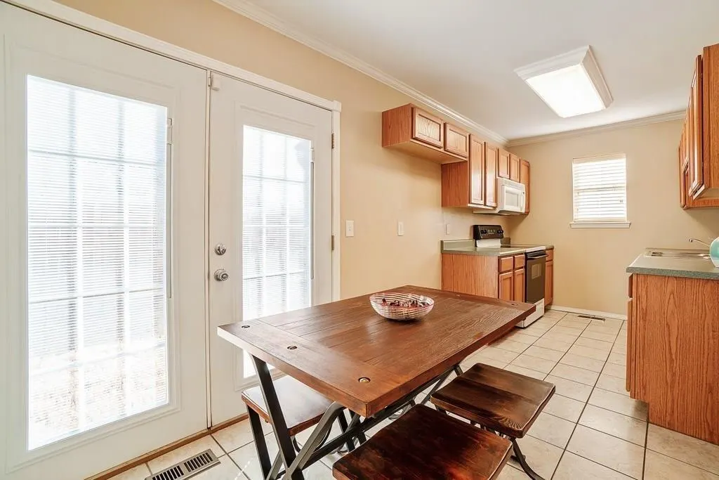 Photo 5 — 324 Belmont Drive, Edmond, OK 73034