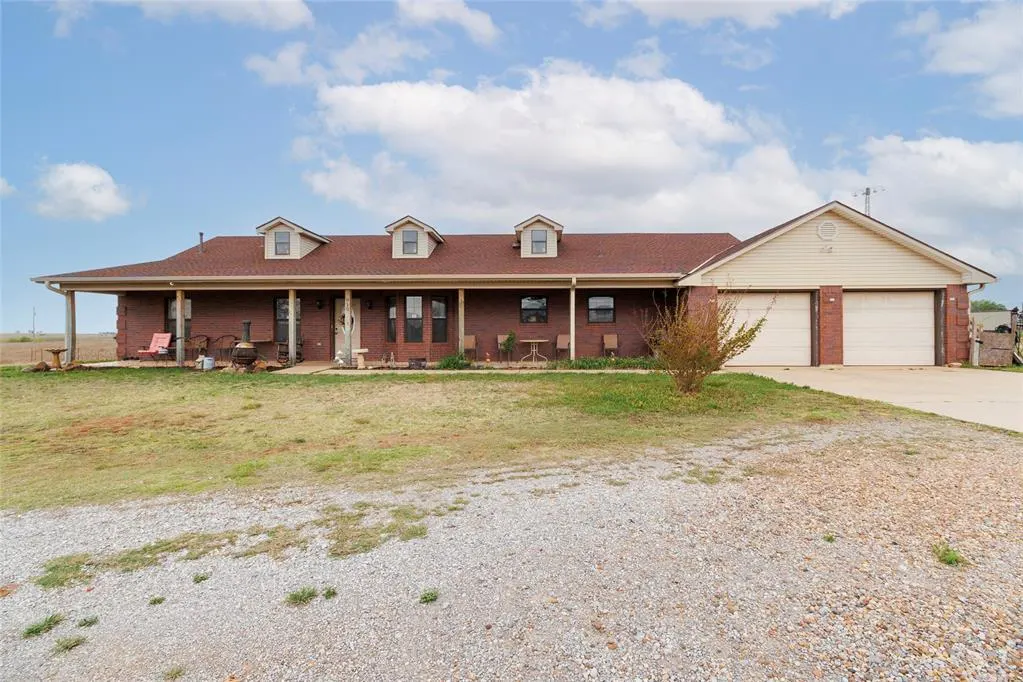 Front exterior — 910 1st Street, Elgin, OK 73538