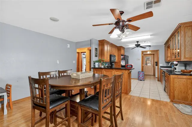 Photo 7 — 910 1st Street, Elgin, OK 73538