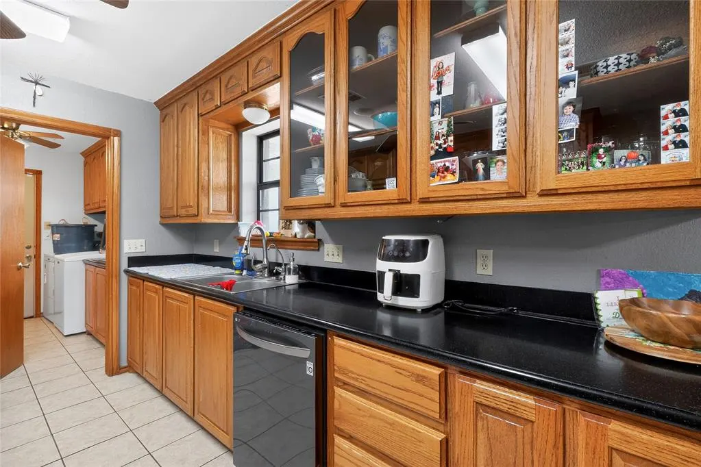 Photo 10 — 910 1st Street, Elgin, OK 73538