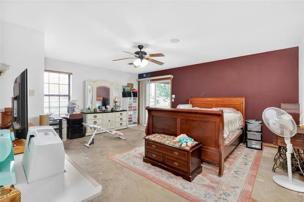 Photo 14 — 910 1st Street, Elgin, OK 73538