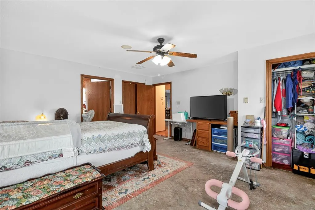 Photo 16 — 910 1st Street, Elgin, OK 73538