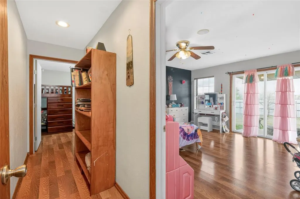 Photo 19 — 910 1st Street, Elgin, OK 73538
