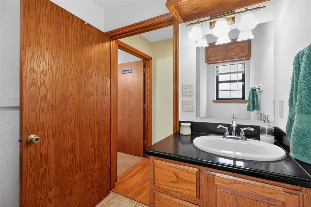 Photo 29 — 910 1st Street, Elgin, OK 73538