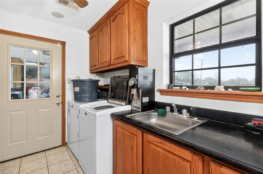 Photo 30 — 910 1st Street, Elgin, OK 73538