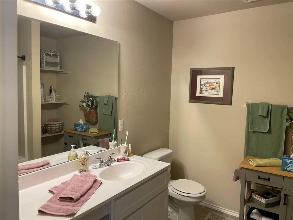 Photo 12 — 1904 Twisted Oak Court, Shawnee, OK 74804
