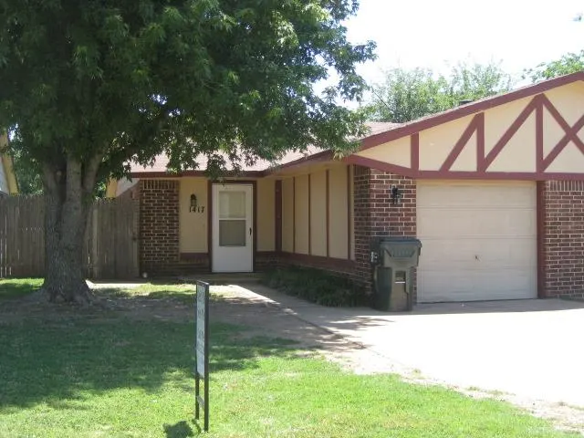 Front exterior — 1417 Concord Drive, Norman, OK 73071