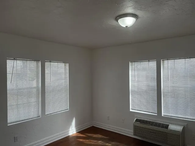 Photo 3 — 1800 Exchange Avenue 1/2, Oklahoma City, OK 73108