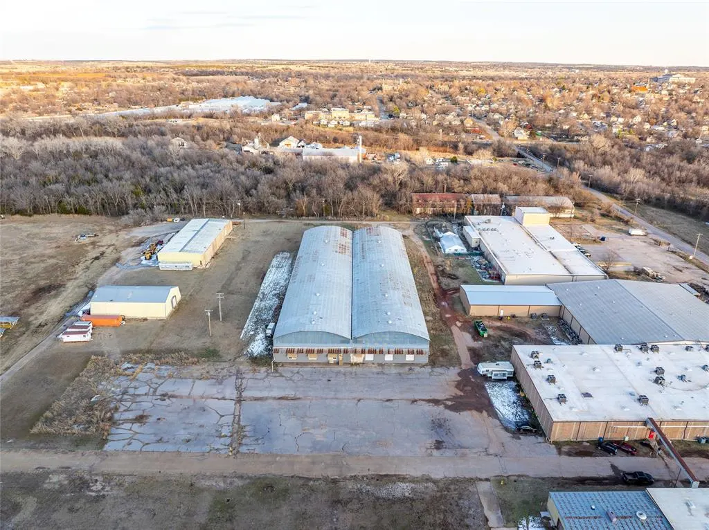 Photo 29 — 900 N 4 Street, Guthrie, OK 73044