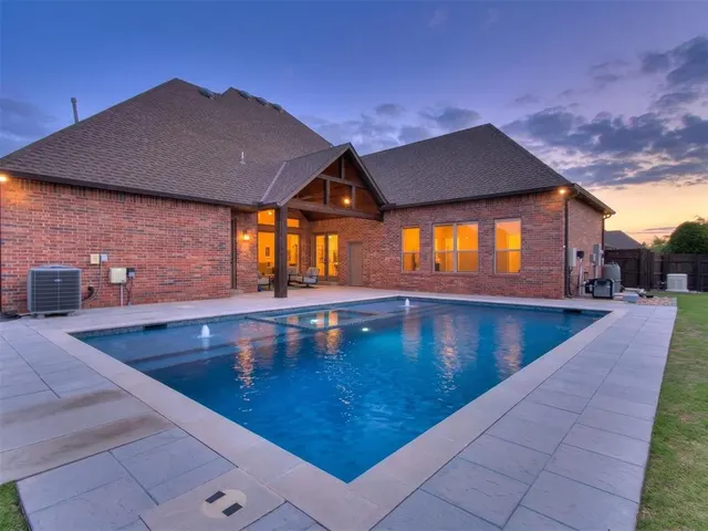 Photo 2 — 1200 Canteberry Drive, Yukon, OK 73099