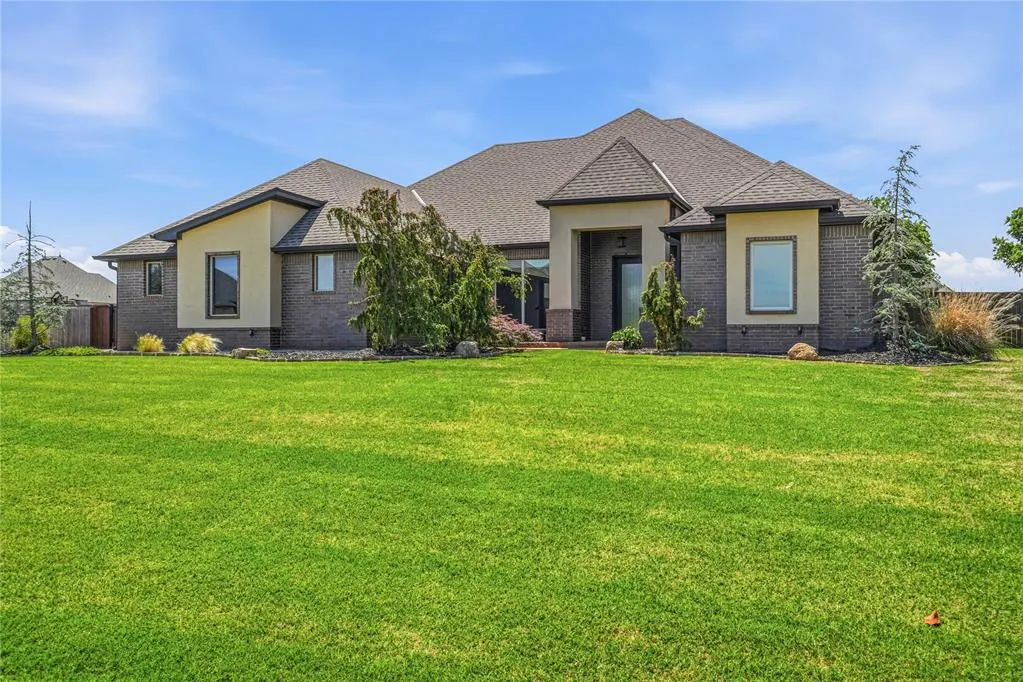 Front exterior — 1103 Riata Road, Tuttle, OK 73089
