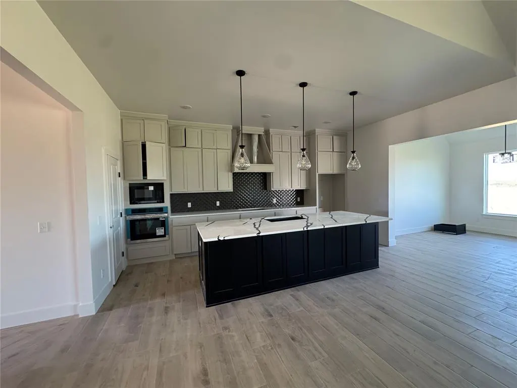 Photo 2 — 9305 NW 147th Terrace, Yukon, OK 73099