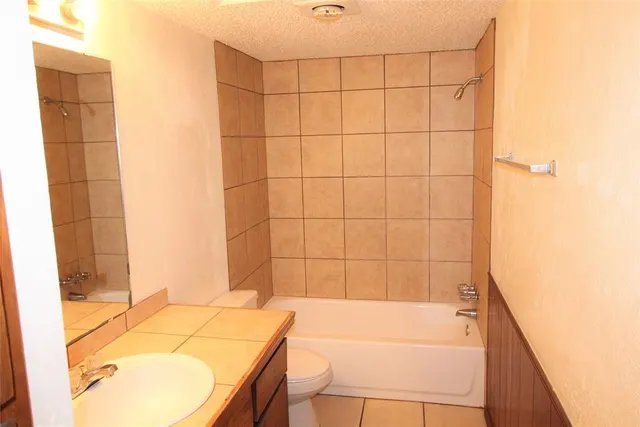 Photo 2 — 300 Chalmette Drive C, Norman, OK 73071