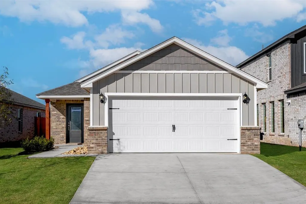 Front exterior — 12716 Carrara Lane, Yukon, OK 73099