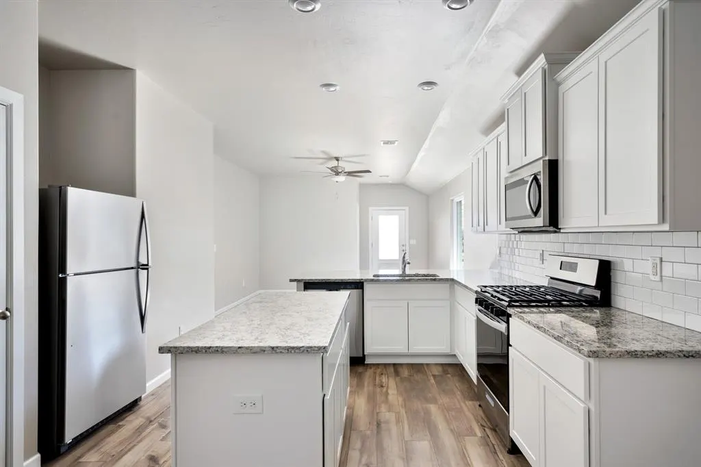 Photo 3 — 12716 Carrara Lane, Yukon, OK 73099