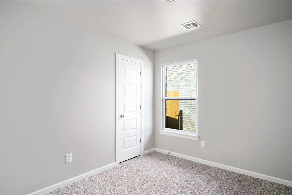 Photo 8 — 12716 Carrara Lane, Yukon, OK 73099