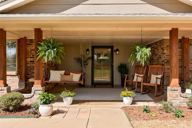 Photo 3 — 2705 Redbud Lane, Edmond, OK 73025