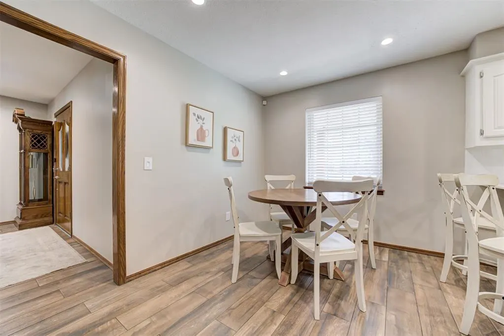 Photo 11 — 2705 Redbud Lane, Edmond, OK 73025