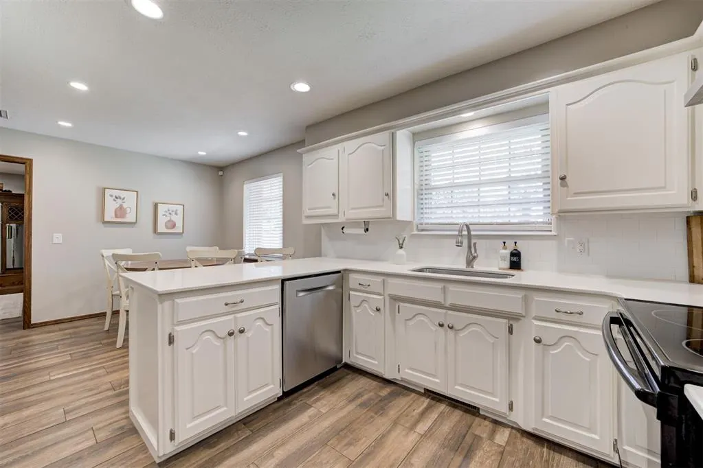 Photo 14 — 2705 Redbud Lane, Edmond, OK 73025