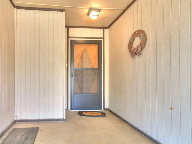 Photo 2 — 904 SE 15th Street, Moore, OK 73160