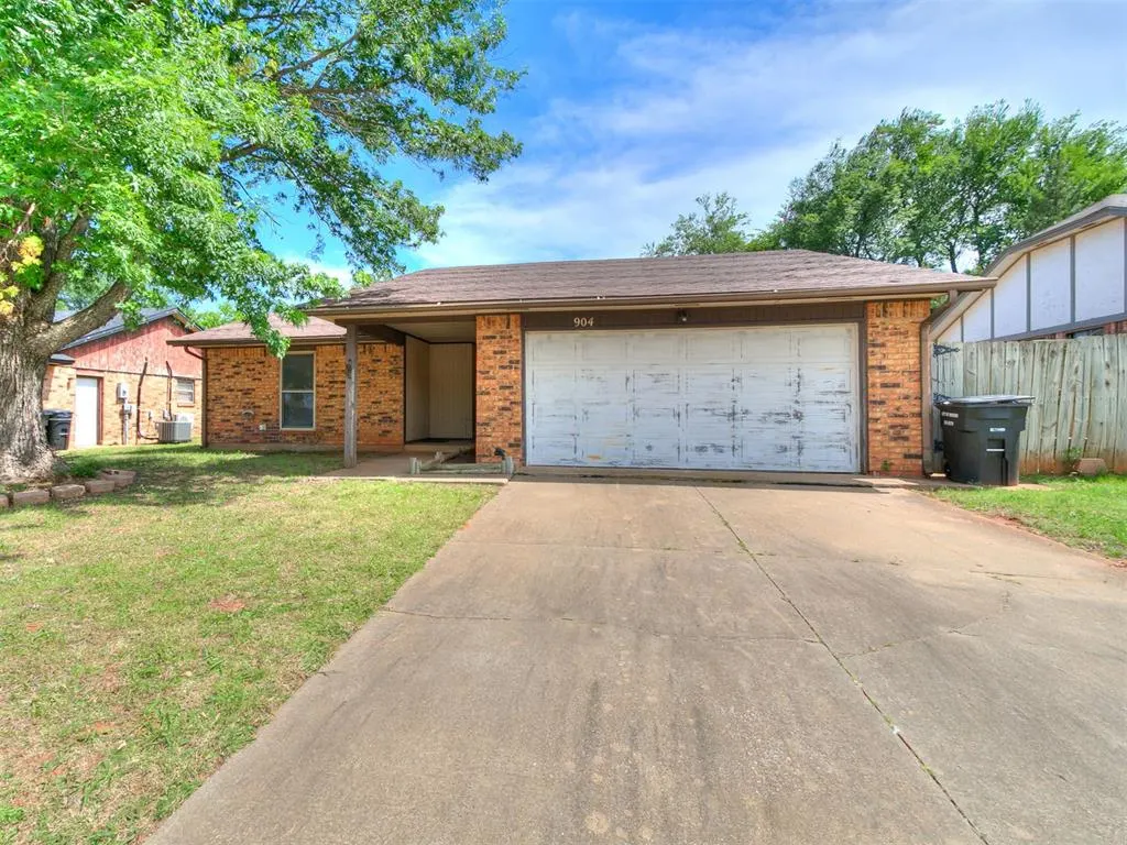Photo 4 — 904 SE 15th Street, Moore, OK 73160