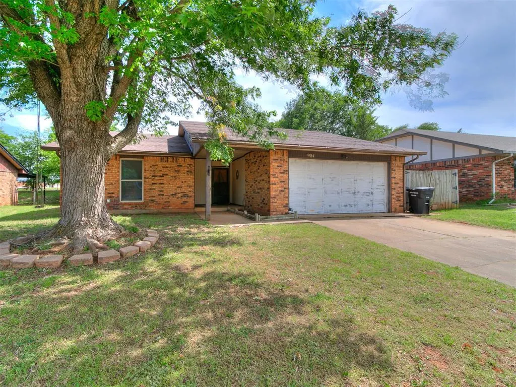 Photo 6 — 904 SE 15th Street, Moore, OK 73160