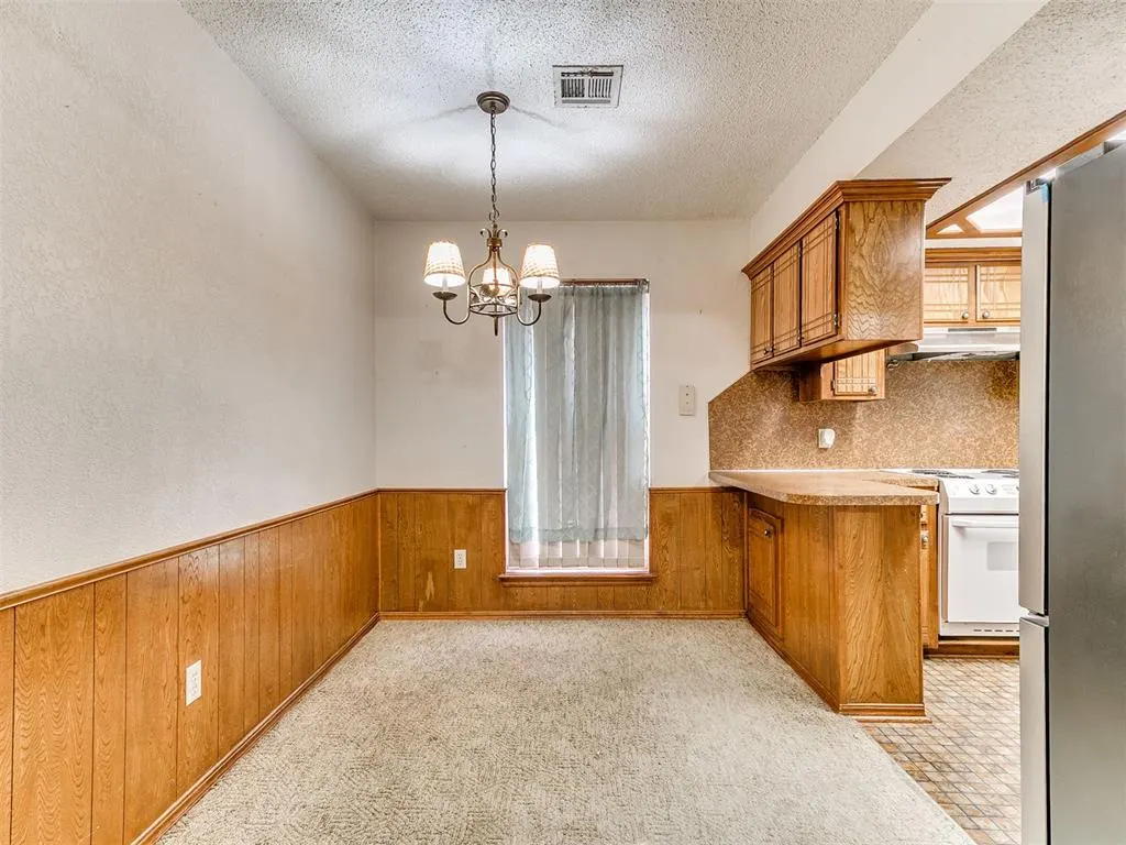 Photo 11 — 904 SE 15th Street, Moore, OK 73160