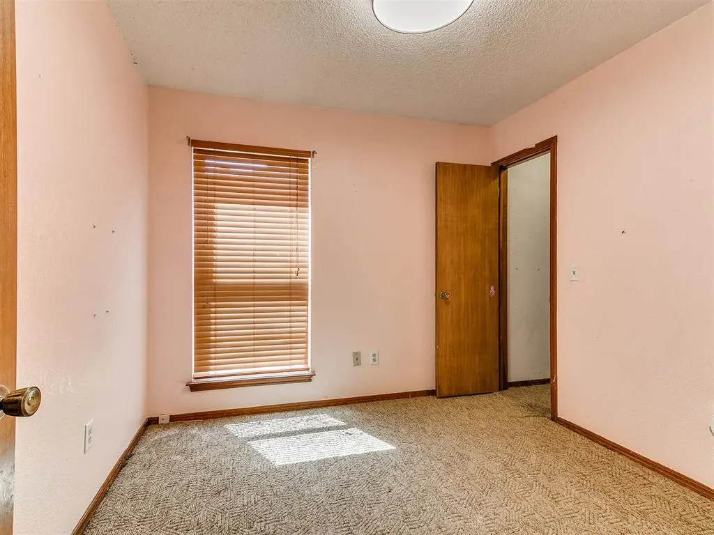 Photo 16 — 904 SE 15th Street, Moore, OK 73160