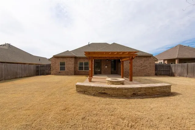 Photo 3 — 2124 Newbrook Drive, Edmond, OK 73003